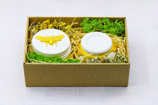  Naturalny zestaw prezentowy – elegancja rękodzieła i magia pszczelego świata 